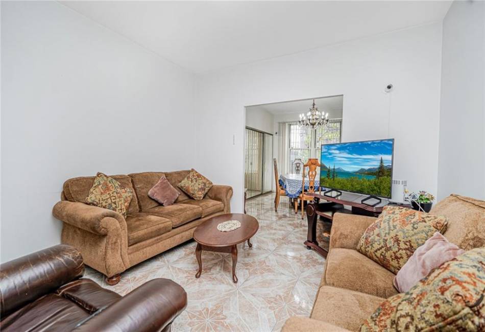 1519 71st Street, Brooklyn, New York 11228, 7 Bedrooms Bedrooms, ,5 BathroomsBathrooms,Residential,For Sale,71st,492637