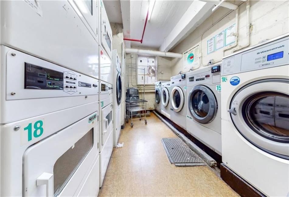 345 Webster Avenue, Brooklyn, New York 11230, 1 Bedroom Bedrooms, ,1 BathroomBathrooms,Residential,For Sale,Webster,492692