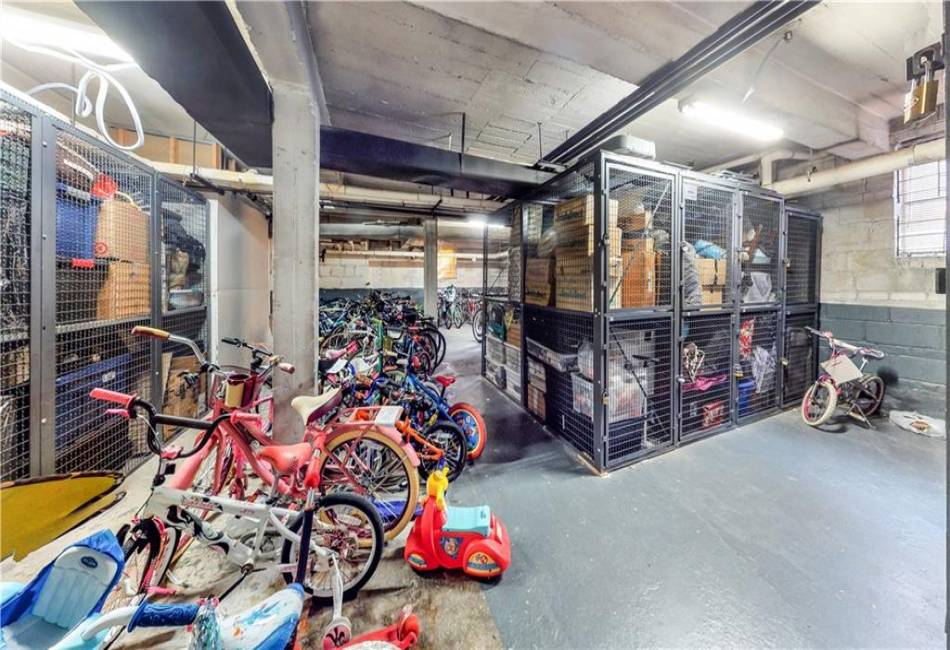 345 Webster Avenue, Brooklyn, New York 11230, 1 Bedroom Bedrooms, ,1 BathroomBathrooms,Residential,For Sale,Webster,492692