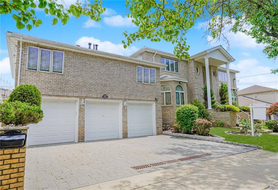 261 Chelsea Street, Staten Island, New York 10307, ,Residential,For Sale,Chelsea,492693