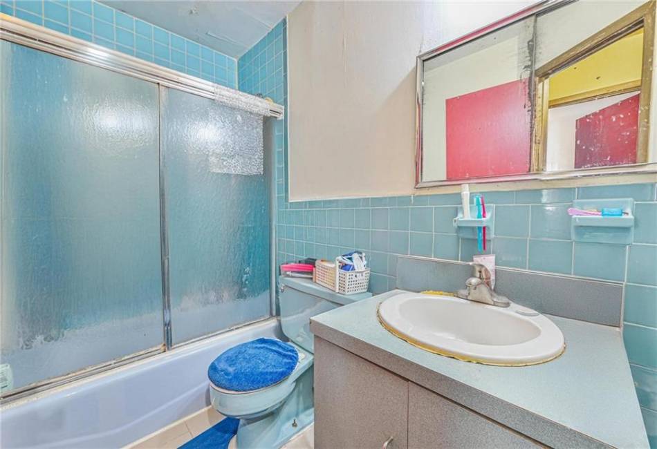 237 74th Street, Brooklyn, New York 11209, 6 Bedrooms Bedrooms, ,4 BathroomsBathrooms,Residential,For Sale,74th,492406