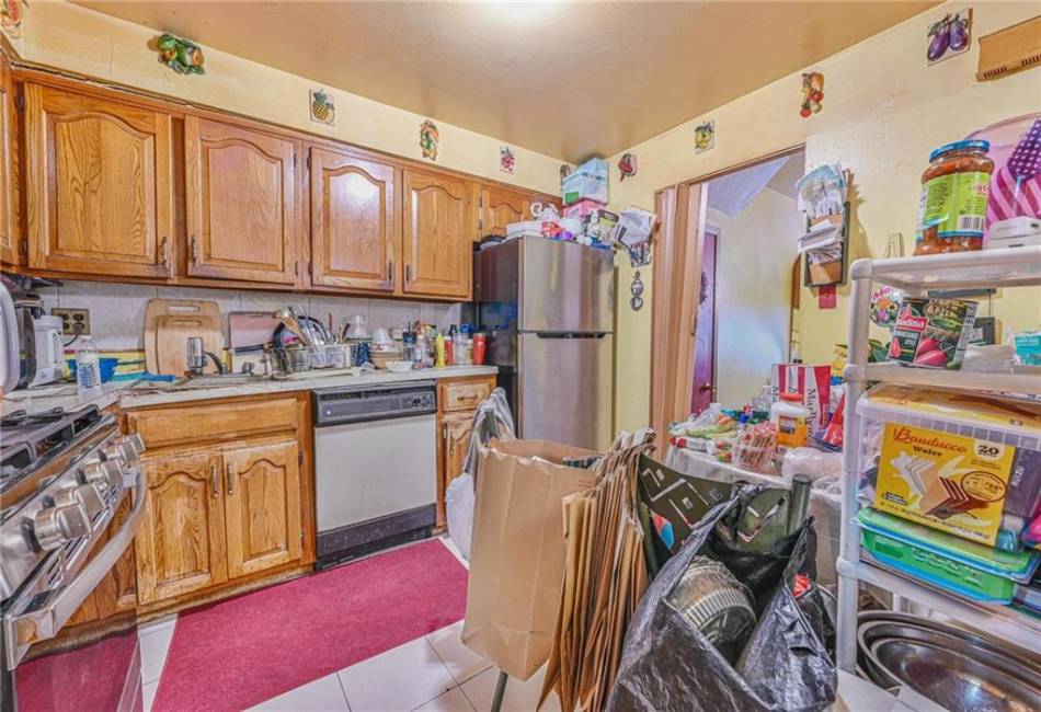 237 74th Street, Brooklyn, New York 11209, 6 Bedrooms Bedrooms, ,4 BathroomsBathrooms,Residential,For Sale,74th,492406