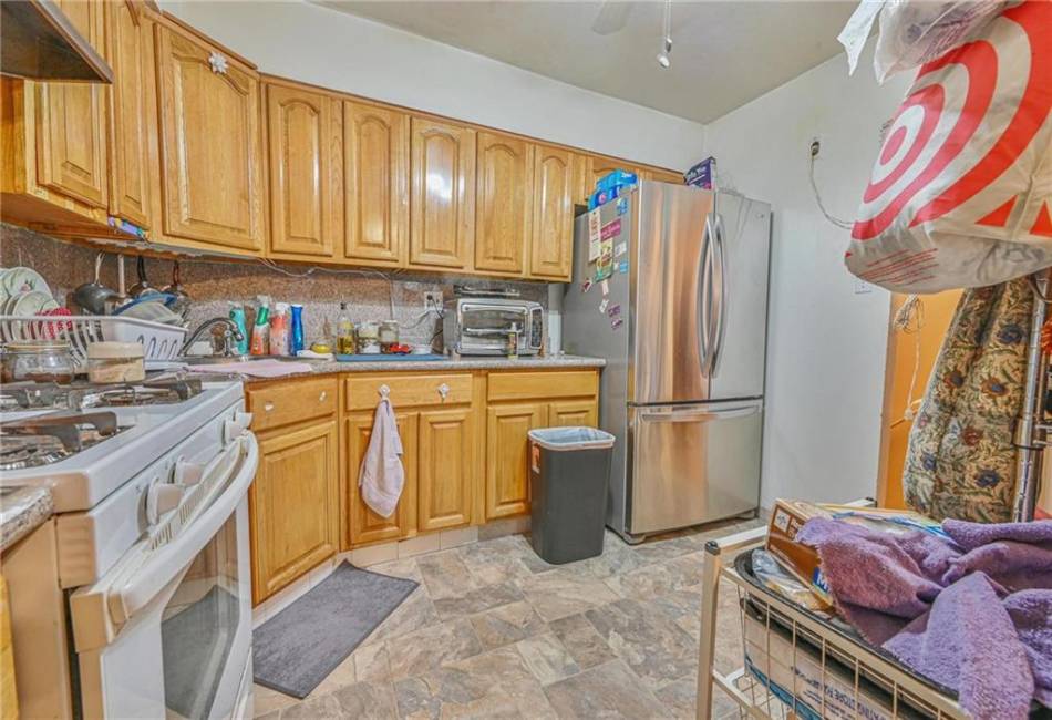 237 74th Street, Brooklyn, New York 11209, 6 Bedrooms Bedrooms, ,4 BathroomsBathrooms,Residential,For Sale,74th,492406