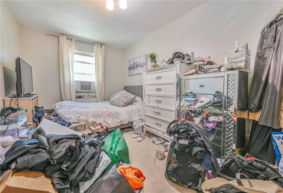 237 74th Street, Brooklyn, New York 11209, 6 Bedrooms Bedrooms, ,4 BathroomsBathrooms,Residential,For Sale,74th,492406