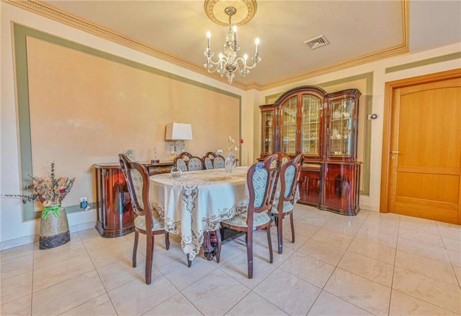 1401 74th Street, Brooklyn, New York 11228, 8 Bedrooms Bedrooms, ,5 BathroomsBathrooms,Residential,For Sale,74th,492655