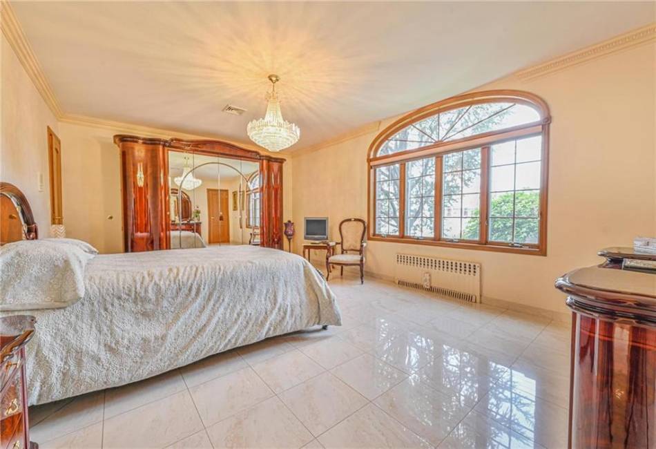 1401 74th Street, Brooklyn, New York 11228, 8 Bedrooms Bedrooms, ,5 BathroomsBathrooms,Residential,For Sale,74th,492655