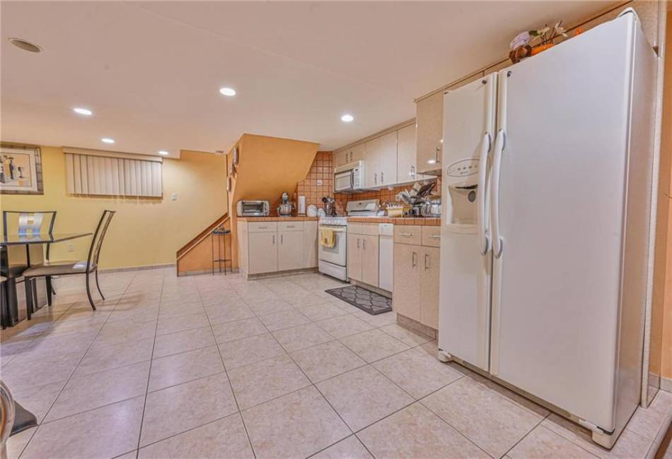1401 74th Street, Brooklyn, New York 11228, 8 Bedrooms Bedrooms, ,5 BathroomsBathrooms,Residential,For Sale,74th,492655