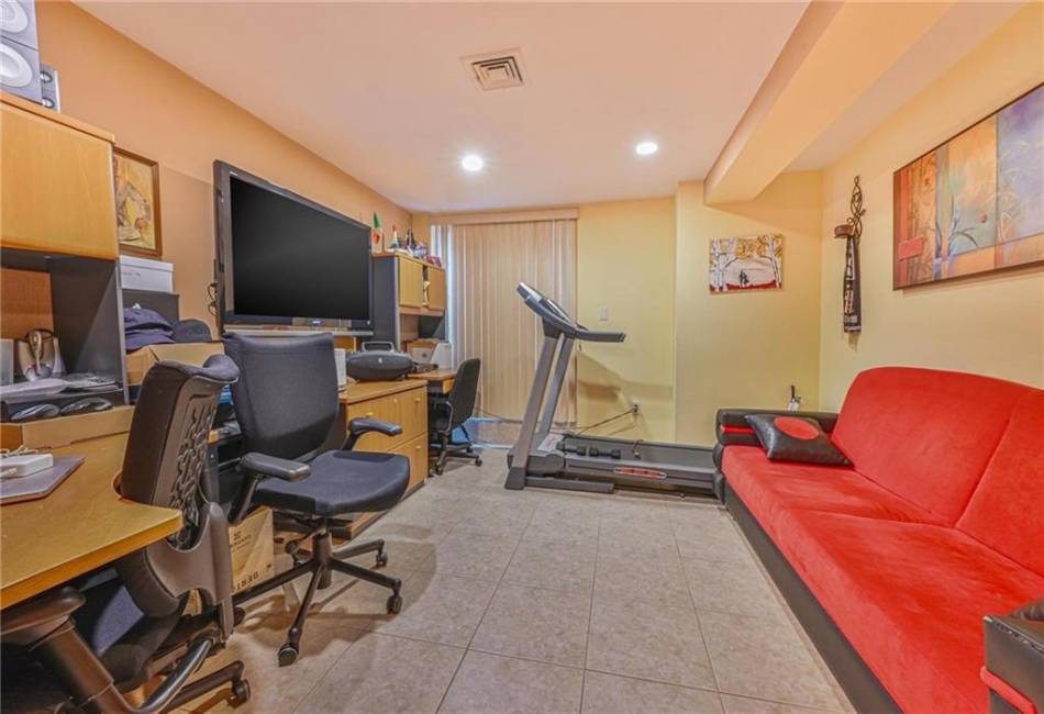 1401 74th Street, Brooklyn, New York 11228, 8 Bedrooms Bedrooms, ,5 BathroomsBathrooms,Residential,For Sale,74th,492655
