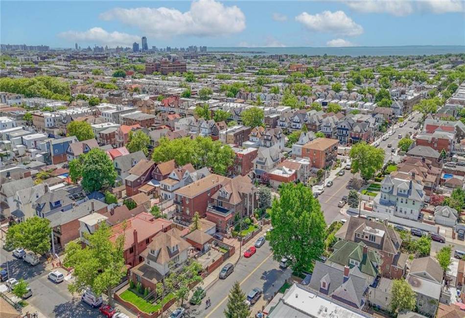 1401 74th Street, Brooklyn, New York 11228, 8 Bedrooms Bedrooms, ,5 BathroomsBathrooms,Residential,For Sale,74th,492655