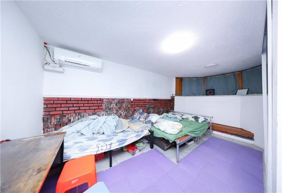 1214 74th Street, Brooklyn, New York 11228, 8 Bedrooms Bedrooms, ,2 BathroomsBathrooms,Residential,For Sale,74th,492705