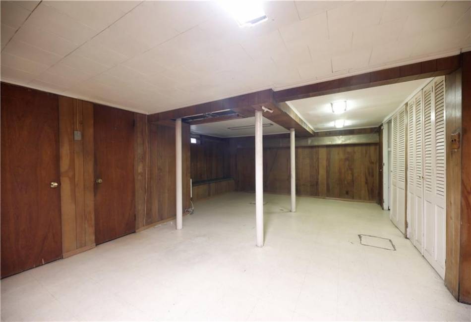 8016 Colonial Road, Brooklyn, New York 11209, 5 Bedrooms Bedrooms, ,3 BathroomsBathrooms,Residential,For Sale,Colonial,492719
