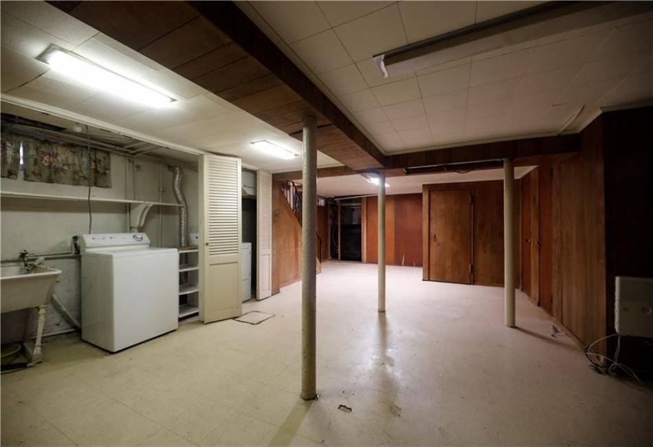 8016 Colonial Road, Brooklyn, New York 11209, 5 Bedrooms Bedrooms, ,3 BathroomsBathrooms,Residential,For Sale,Colonial,492719