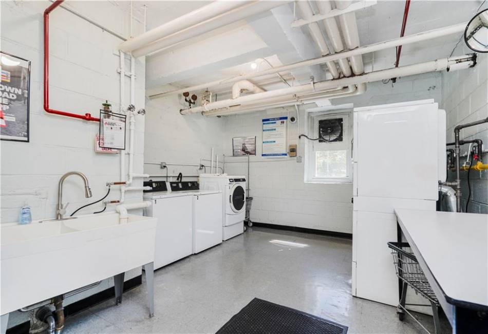 350 Richmond Terrace, Staten Island, New York 10301, 1 Bedroom Bedrooms, ,1 BathroomBathrooms,Residential,For Sale,Richmond,492722