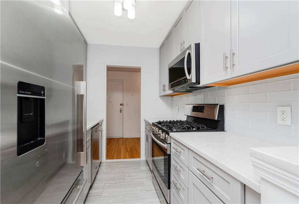 350 Richmond Terrace, Staten Island, New York 10301, 1 Bedroom Bedrooms, ,1 BathroomBathrooms,Residential,For Sale,Richmond,492722
