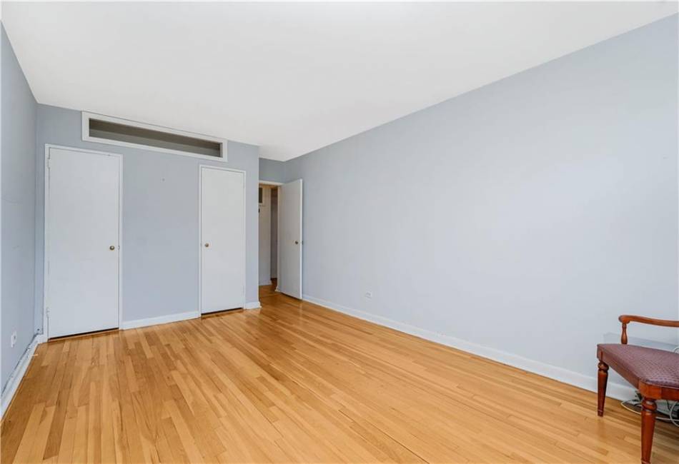 350 Richmond Terrace, Staten Island, New York 10301, 1 Bedroom Bedrooms, ,1 BathroomBathrooms,Residential,For Sale,Richmond,492722