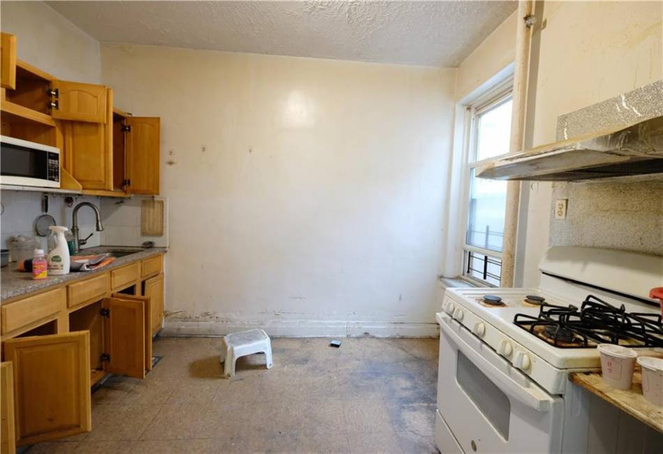5313 8th Avenue, Brooklyn, New York 11220, ,Mixed Use,For Sale,8th,492724
