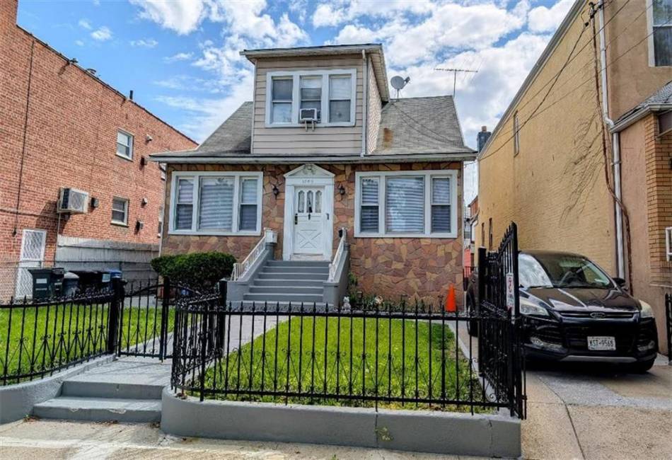 1765 12th Street, Brooklyn, New York 11223, 5 Bedrooms Bedrooms, ,Residential,For Sale,12th,492550