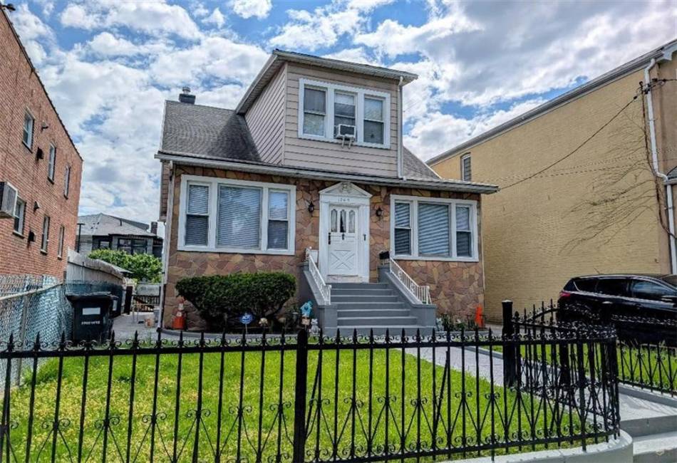 1765 12th Street, Brooklyn, New York 11223, 5 Bedrooms Bedrooms, ,Residential,For Sale,12th,492550