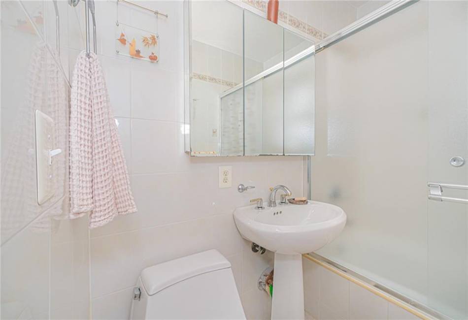 124 95th Street, Brooklyn, New York 11209, 5 Bedrooms Bedrooms, ,3 BathroomsBathrooms,Residential,For Sale,95th,492669