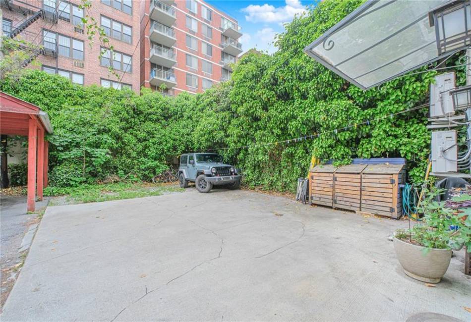 124 95th Street, Brooklyn, New York 11209, 5 Bedrooms Bedrooms, ,3 BathroomsBathrooms,Residential,For Sale,95th,492669