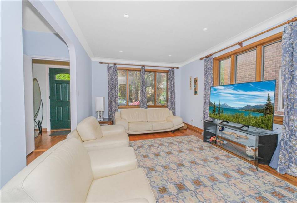 124 95th Street, Brooklyn, New York 11209, 5 Bedrooms Bedrooms, ,3 BathroomsBathrooms,Residential,For Sale,95th,492669