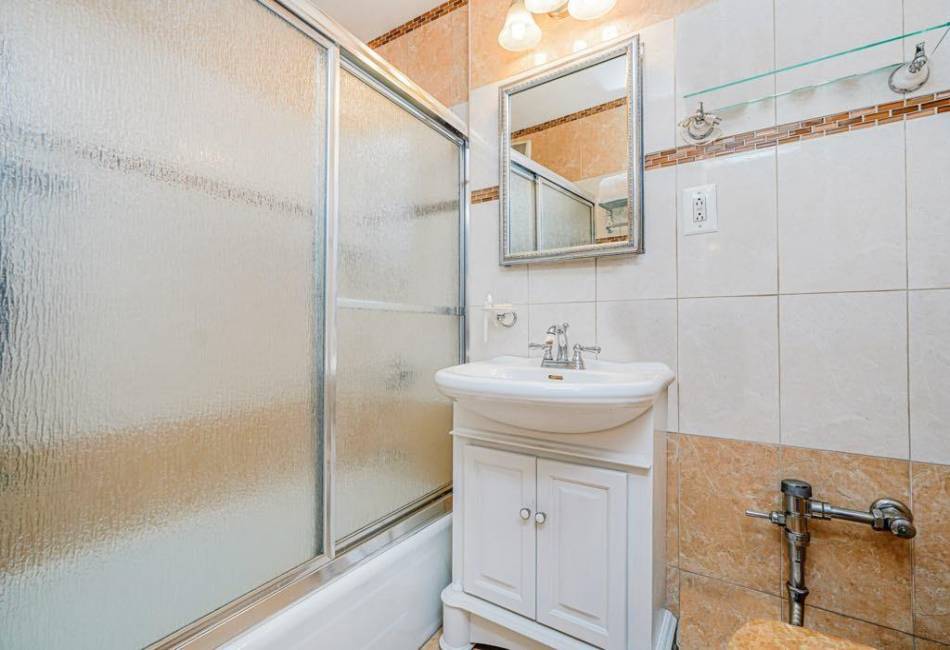 2265 Gerritsen Avenue, Brooklyn, New York 11229, 1 Bedroom Bedrooms, ,1 BathroomBathrooms,Residential,For Sale,Gerritsen,492697