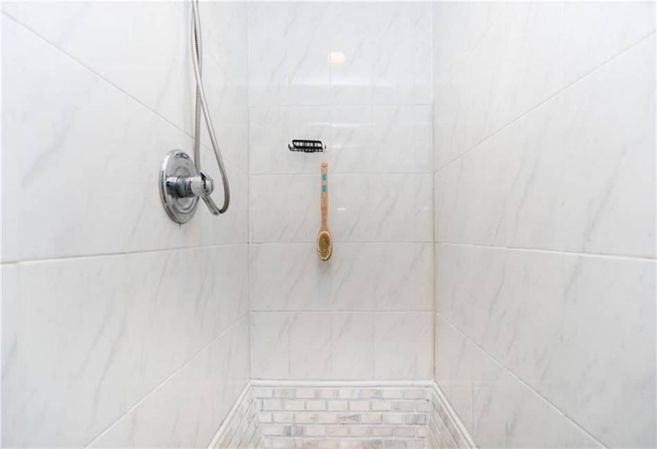 228 Nome Avenue, Staten Island, New York 10314, 5 Bedrooms Bedrooms, ,5 BathroomsBathrooms,Residential,For Sale,Nome,490820