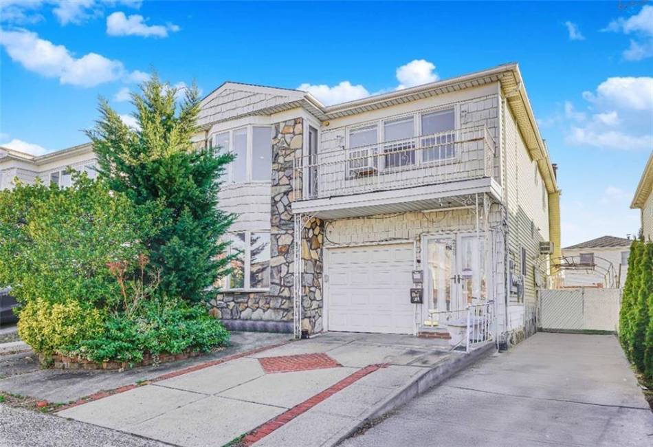 228 Nome Avenue, Staten Island, New York 10314, 5 Bedrooms Bedrooms, ,5 BathroomsBathrooms,Residential,For Sale,Nome,490820