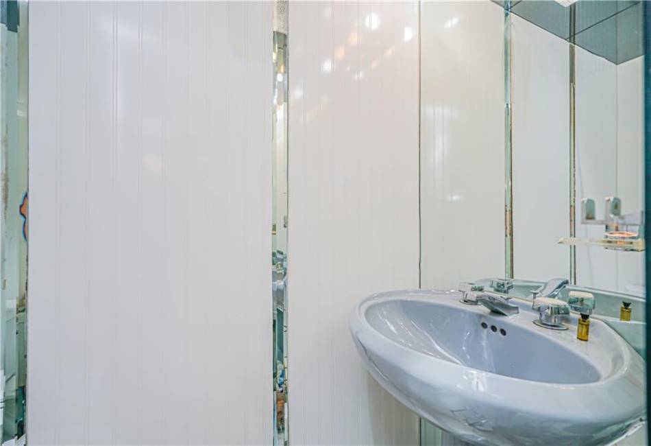228 Nome Avenue, Staten Island, New York 10314, 5 Bedrooms Bedrooms, ,5 BathroomsBathrooms,Residential,For Sale,Nome,490820