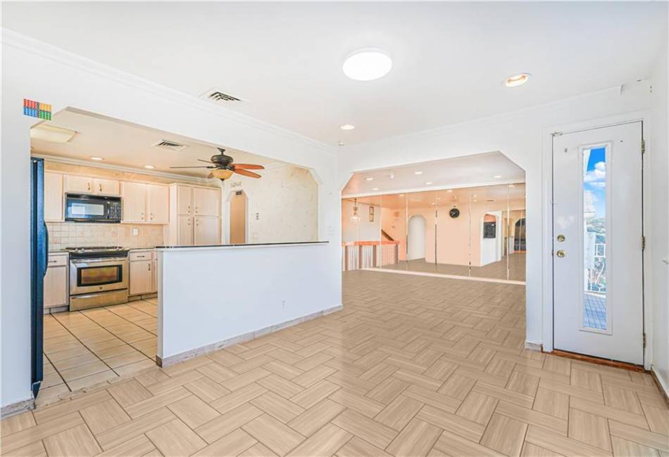 228 Nome Avenue, Staten Island, New York 10314, 5 Bedrooms Bedrooms, ,5 BathroomsBathrooms,Residential,For Sale,Nome,490820