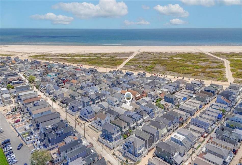 8 Hudson Walk, Breezy Point, New York 11697, 3 Bedrooms Bedrooms, ,1 BathroomBathrooms,Residential,For Sale,Hudson,492630