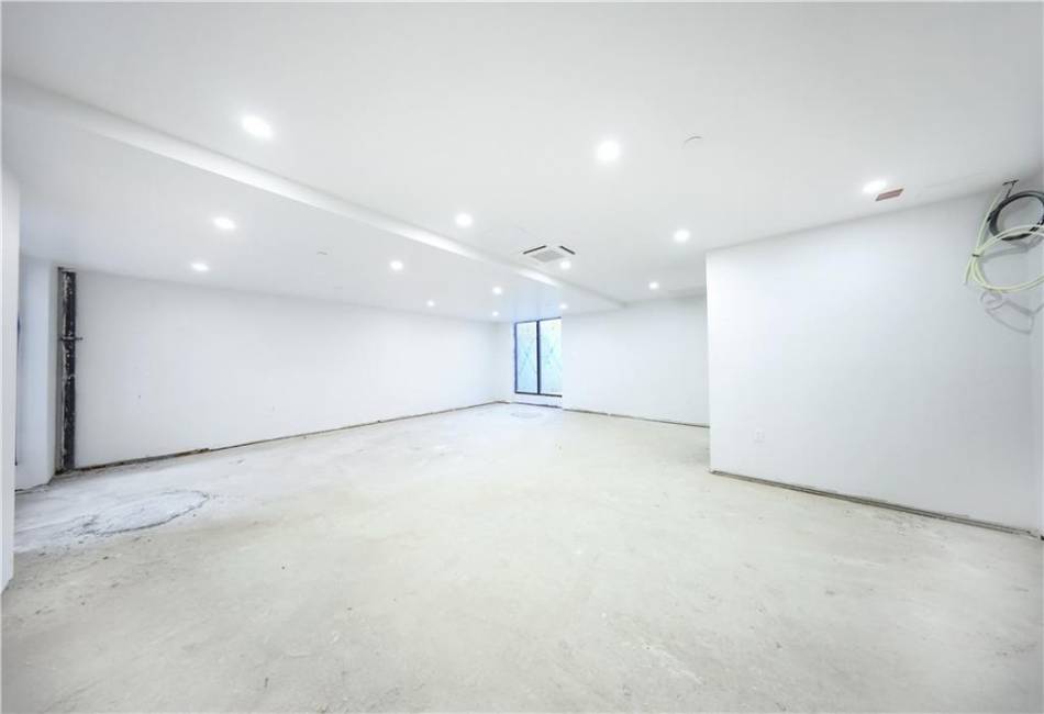 16502 Sanford Avenue, Flushing, New York 11358, ,Mixed Use,For Sale,Sanford,492728