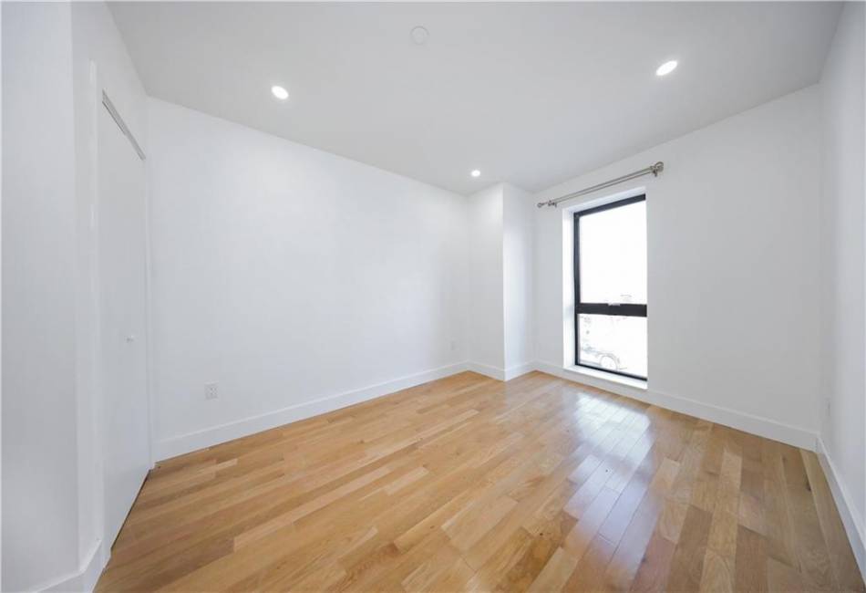 16502 Sanford Avenue, Flushing, New York 11358, ,Mixed Use,For Sale,Sanford,492728