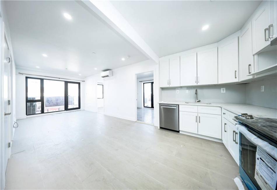 16502 Sanford Avenue, Flushing, New York 11358, ,Mixed Use,For Sale,Sanford,492728