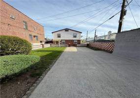 60 Lake Place, Brooklyn, New York 11223, 4 Bedrooms Bedrooms, ,3 BathroomsBathrooms,Residential,For Sale,Lake,492735