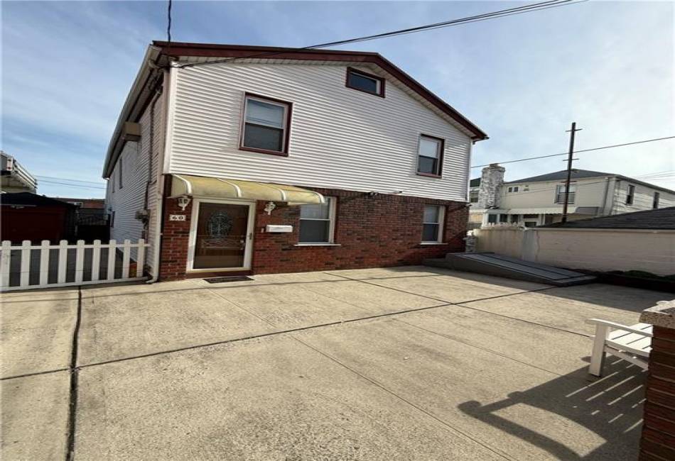 60 Lake Place, Brooklyn, New York 11223, 4 Bedrooms Bedrooms, ,3 BathroomsBathrooms,Residential,For Sale,Lake,492735