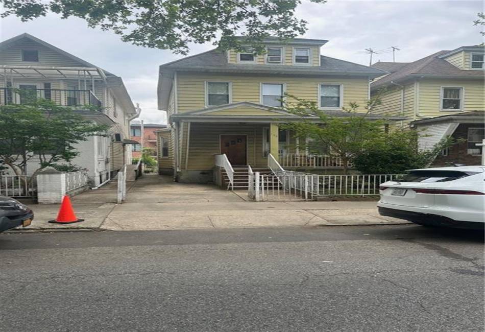 133 Bay 25th Street, Brooklyn, New York 11214, 7 Bedrooms Bedrooms, ,4 BathroomsBathrooms,Residential,For Sale,Bay 25th,492736