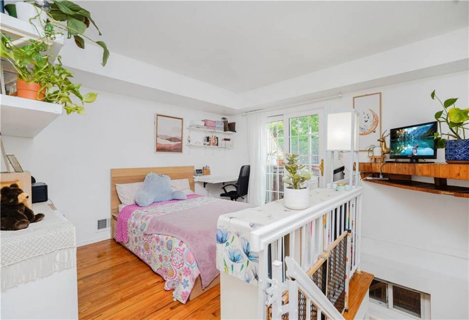 90 Railroad Avenue, Staten Island, New York 10304, 3 Bedrooms Bedrooms, ,3 BathroomsBathrooms,Residential,For Sale,Railroad,492738