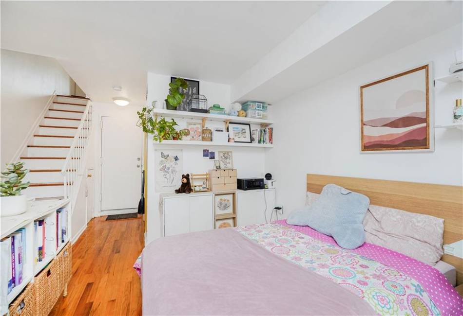 90 Railroad Avenue, Staten Island, New York 10304, 3 Bedrooms Bedrooms, ,3 BathroomsBathrooms,Residential,For Sale,Railroad,492738