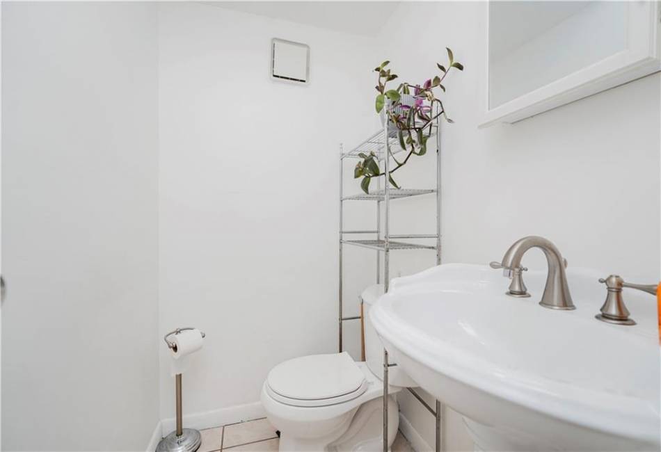 90 Railroad Avenue, Staten Island, New York 10304, 3 Bedrooms Bedrooms, ,3 BathroomsBathrooms,Residential,For Sale,Railroad,492738