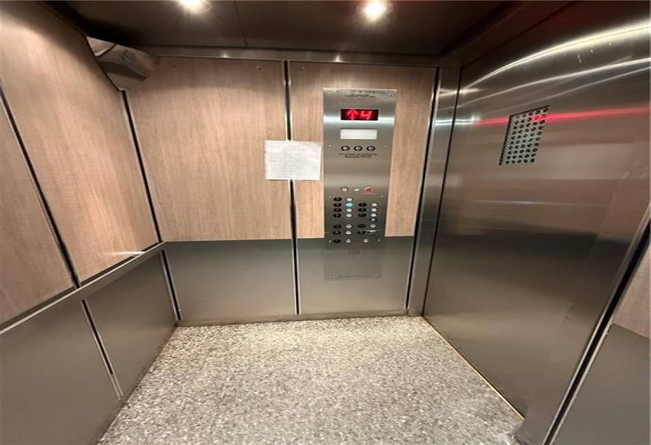 2685 7th Street, Brooklyn, New York 11235, 2 Bedrooms Bedrooms, ,1 BathroomBathrooms,Residential,For Sale,7th,492739