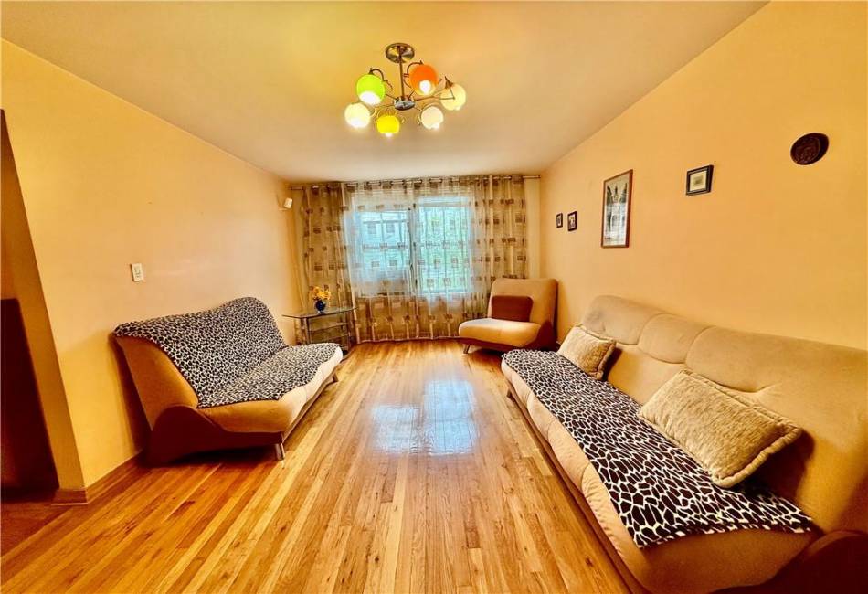 2685 7th Street, Brooklyn, New York 11235, 2 Bedrooms Bedrooms, ,1 BathroomBathrooms,Residential,For Sale,7th,492739
