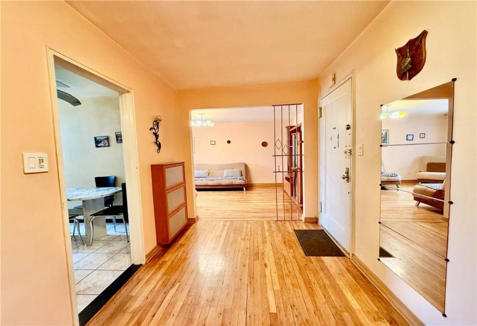 2685 7th Street, Brooklyn, New York 11235, 2 Bedrooms Bedrooms, ,1 BathroomBathrooms,Residential,For Sale,7th,492739