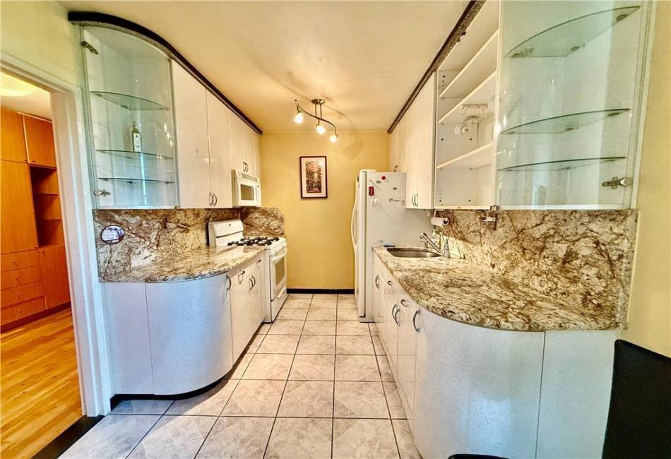 2685 7th Street, Brooklyn, New York 11235, 2 Bedrooms Bedrooms, ,1 BathroomBathrooms,Residential,For Sale,7th,492739