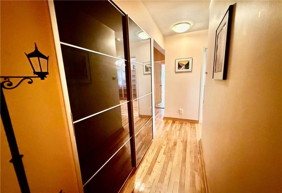 2685 7th Street, Brooklyn, New York 11235, 2 Bedrooms Bedrooms, ,1 BathroomBathrooms,Residential,For Sale,7th,492739