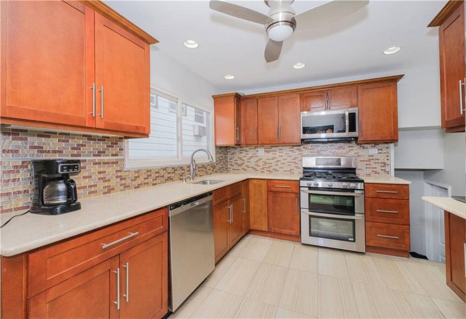 10524 Flatlands 6th Street, Brooklyn, New York 11236, 4 Bedrooms Bedrooms, ,4 BathroomsBathrooms,Residential,For Sale,Flatlands 6th,492741