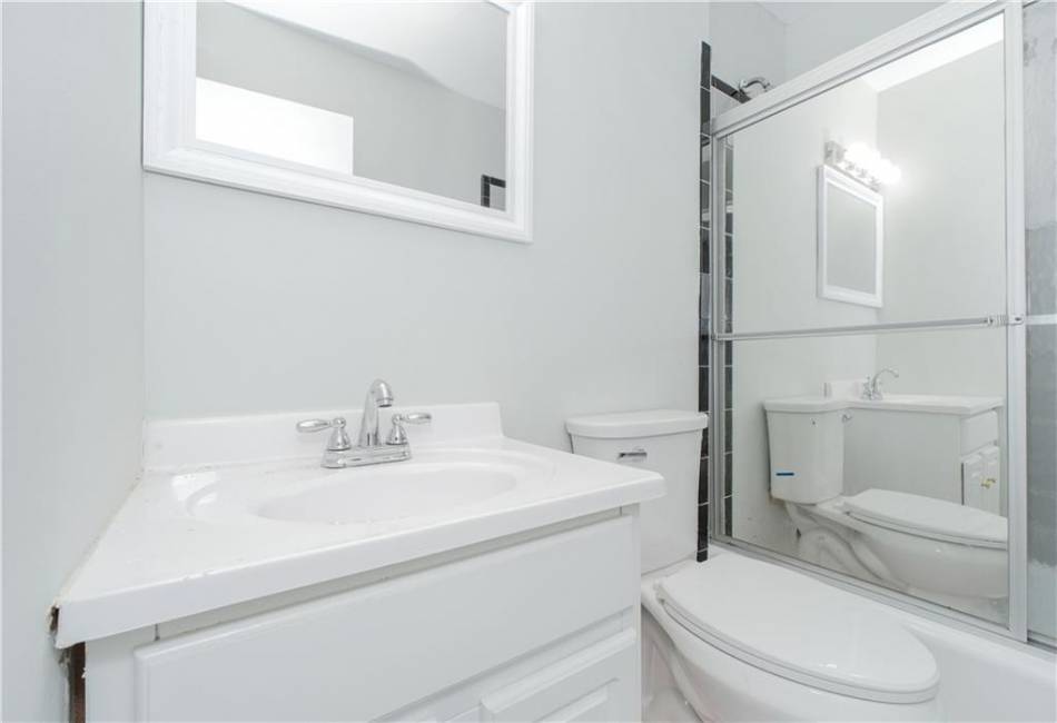 10524 Flatlands 6th Street, Brooklyn, New York 11236, 4 Bedrooms Bedrooms, ,4 BathroomsBathrooms,Residential,For Sale,Flatlands 6th,492741