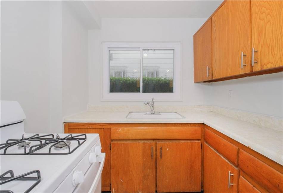 10524 Flatlands 6th Street, Brooklyn, New York 11236, 4 Bedrooms Bedrooms, ,4 BathroomsBathrooms,Residential,For Sale,Flatlands 6th,492741