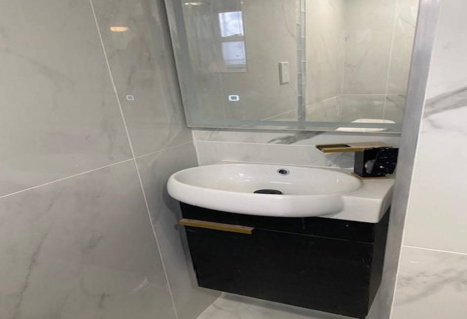 298 Bay 14th Street, Brooklyn, New York 11214, 2 Bedrooms Bedrooms, ,2 BathroomsBathrooms,Residential,For Sale,Bay 14th,489104
