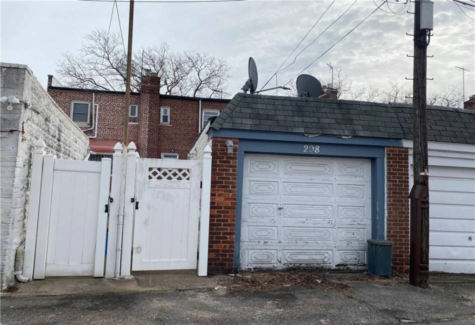 298 Bay 14th Street, Brooklyn, New York 11214, 2 Bedrooms Bedrooms, ,2 BathroomsBathrooms,Residential,For Sale,Bay 14th,489104